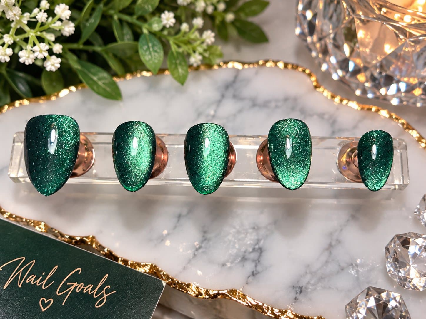 Emerald Cat-Eye press-on nail set