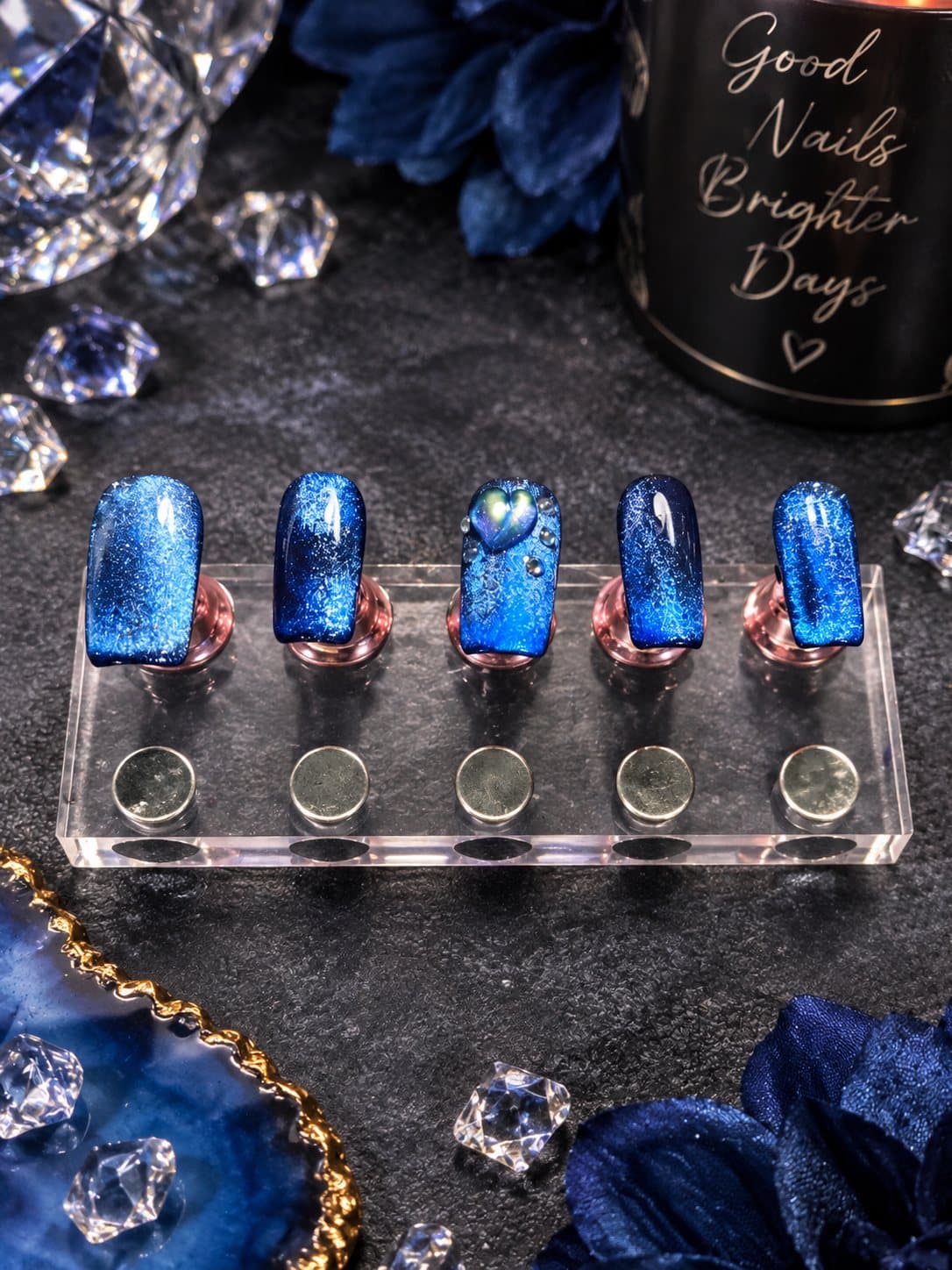 Sapphire Cat-Eye press-on nail set